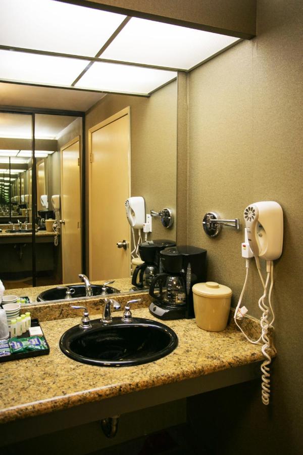 Business Two Double Bed Room at LA Crystal Hotel - Los Angeles Area