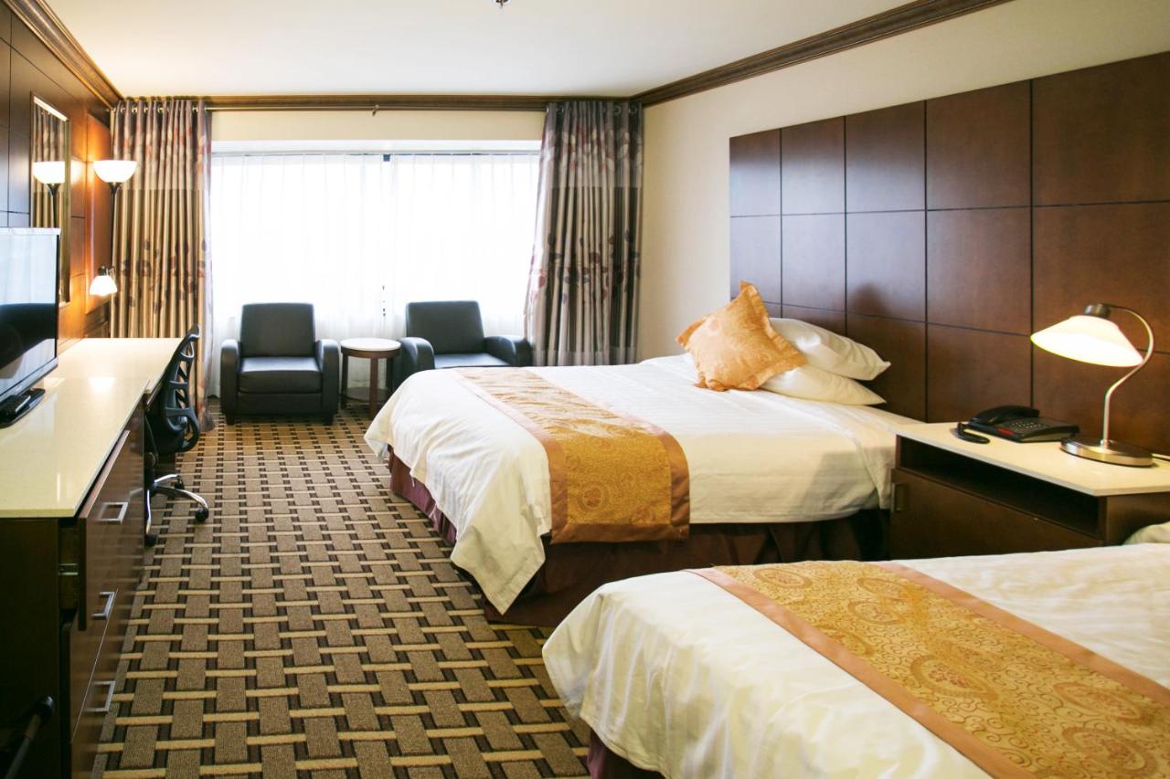 Luxury Two Double Bed Room at LA Crystal Hotel - Los Angeles Area