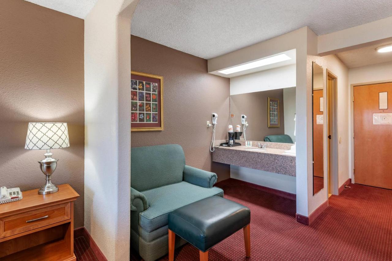Standard King Room - Non-Smoking at Quality Inn Grand Junction near University