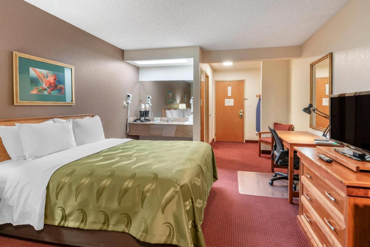 Queen Room with Two Queen Beds - Non-Smoking at Quality Inn Grand Junction near University