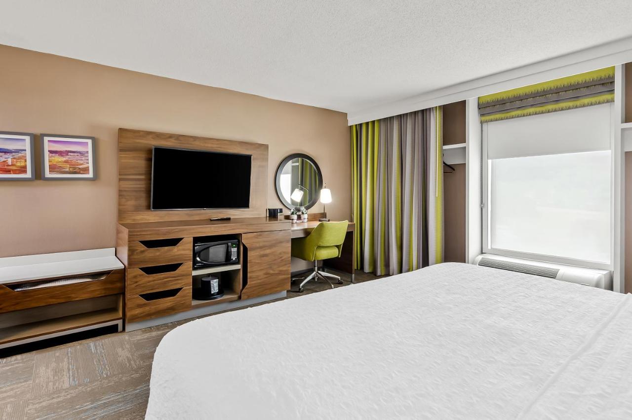 Deluxe King Room with Sofa Bed - Non-Smoking at Hampton Inn Princeton