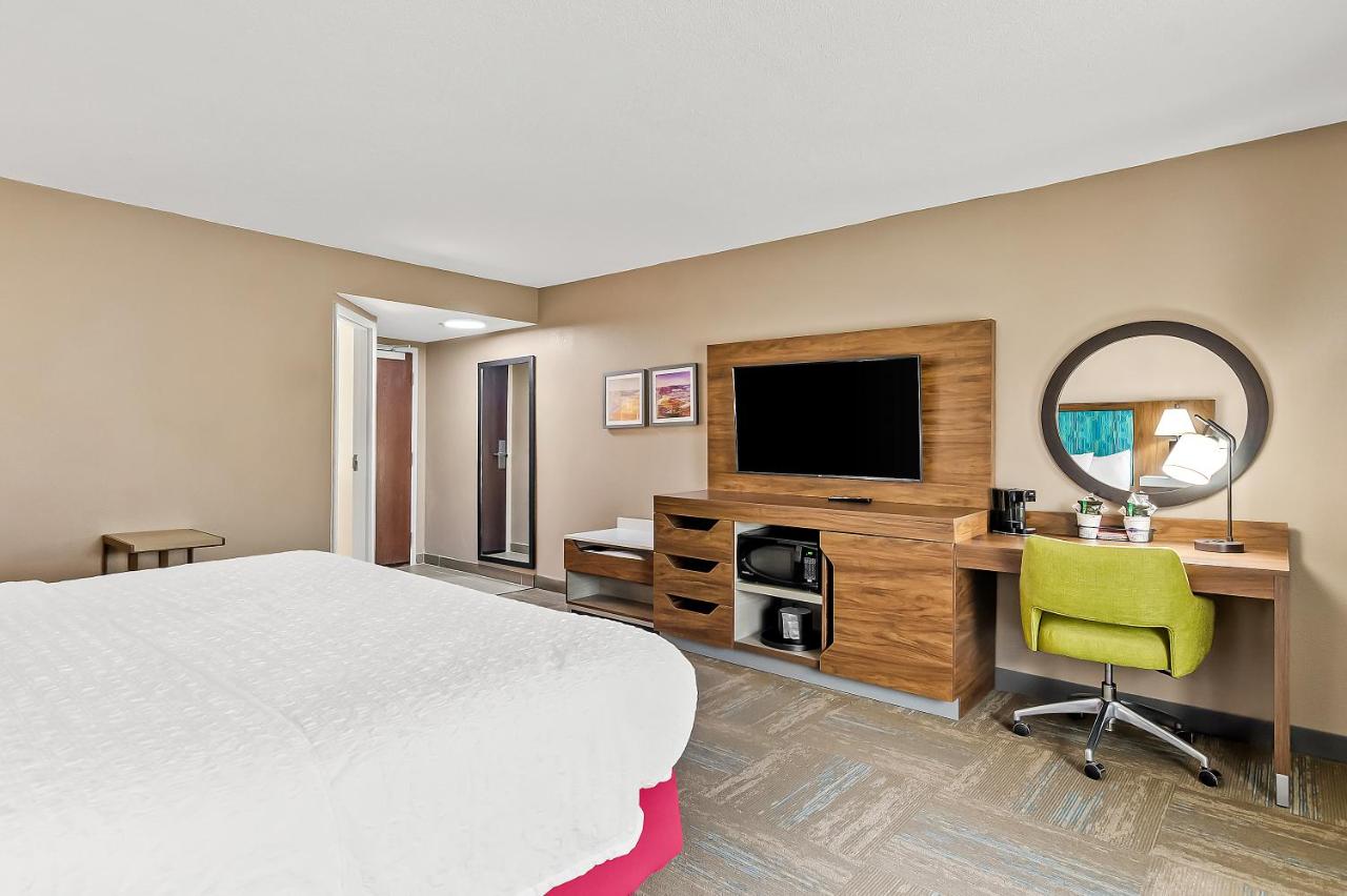 Deluxe King Room with Sofa Bed - Non-Smoking at Hampton Inn Princeton