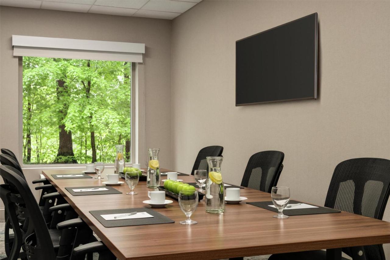 | Hilton Garden Inn Cleveland Airport