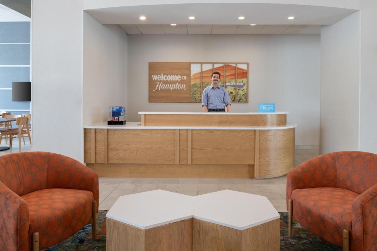 | Holiday Inn Express North Hollywood - Burbank Area, an IHG Hotel