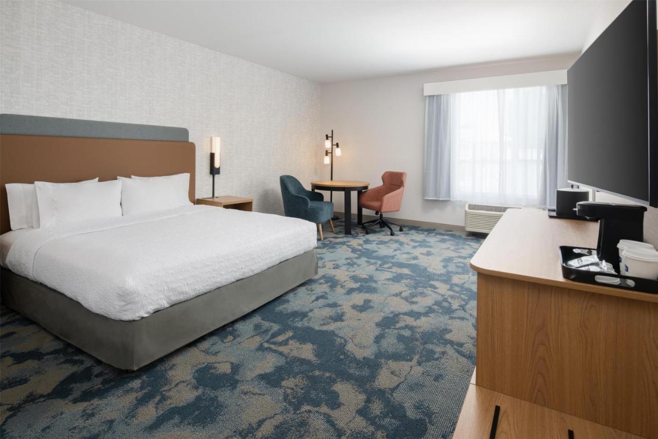| Holiday Inn Express North Hollywood - Burbank Area, an IHG Hotel