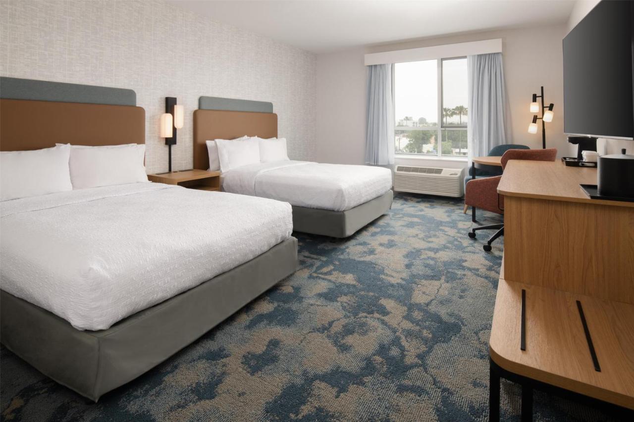 | Holiday Inn Express North Hollywood - Burbank Area, an IHG Hotel