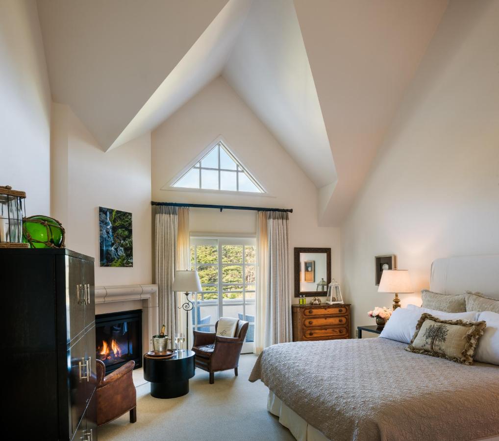 | Seal Cove Inn