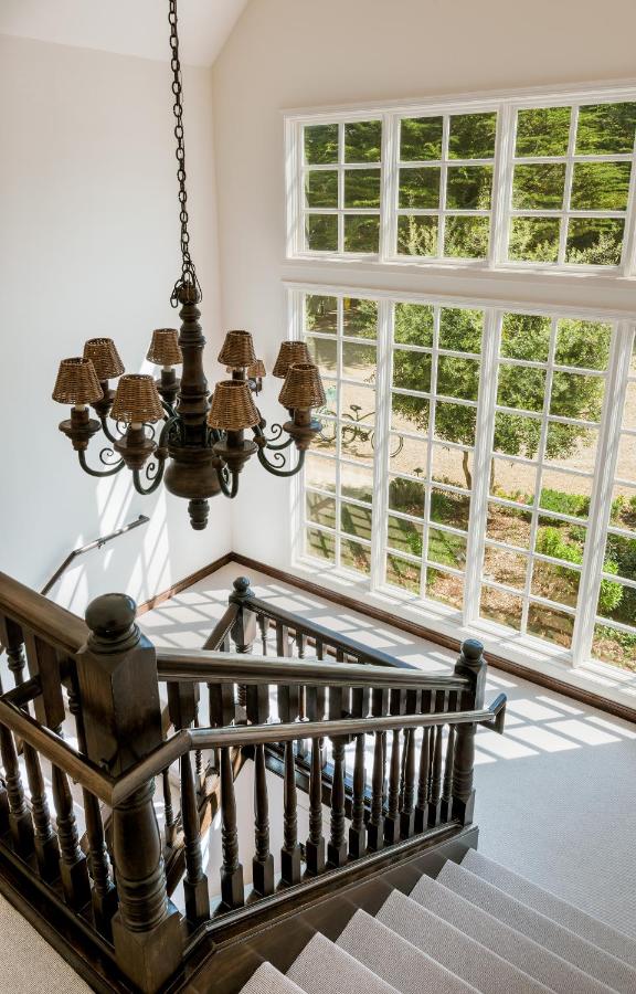 | Seal Cove Inn