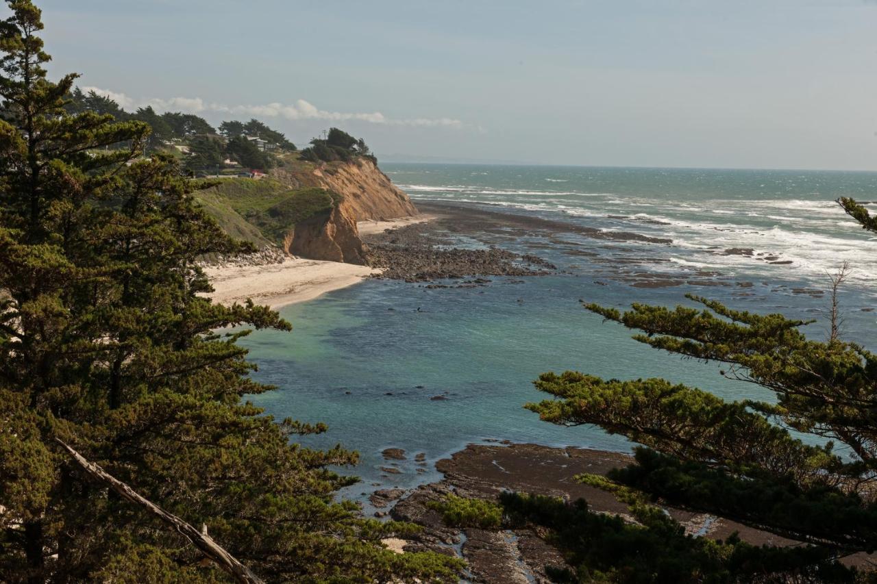 | Seal Cove Inn