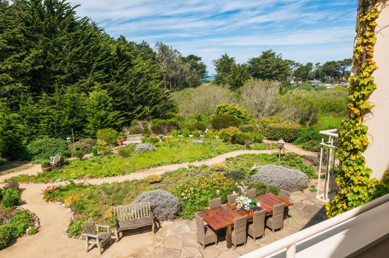 | Seal Cove Inn