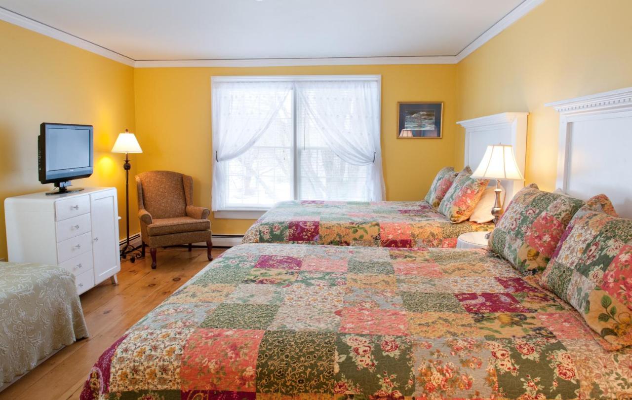 Deluxe Queen Room with Two Queen Beds at The Quechee Inn at Marshland Farm