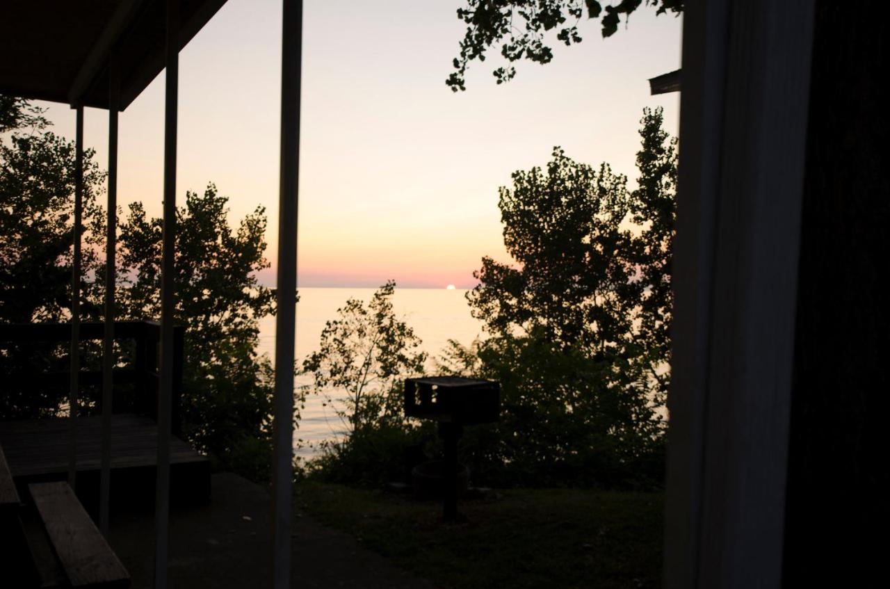 | Brennan Beach Lakeview Park Model 1