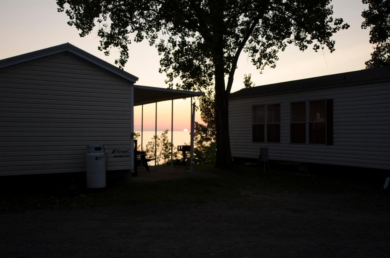 | Brennan Beach Lakeview Park Model 1