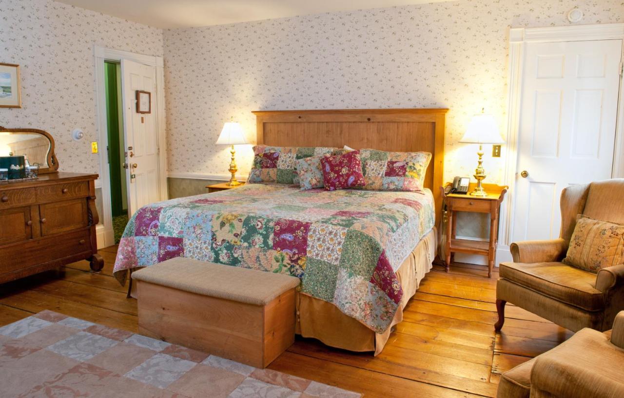 Deluxe King Room at The Quechee Inn at Marshland Farm