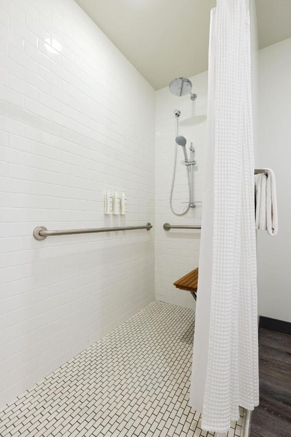| Archer Hotel Seattle/Redmond