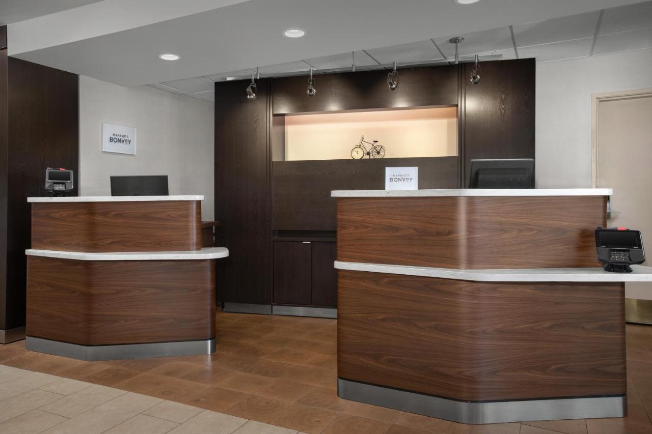 | Courtyard by Marriott Colorado Springs South