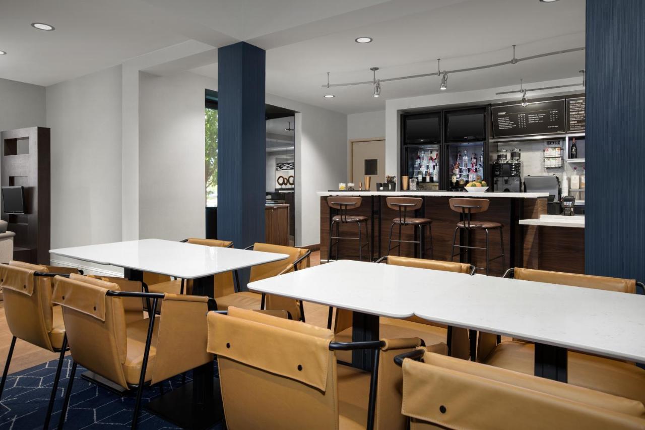| Courtyard by Marriott Colorado Springs South