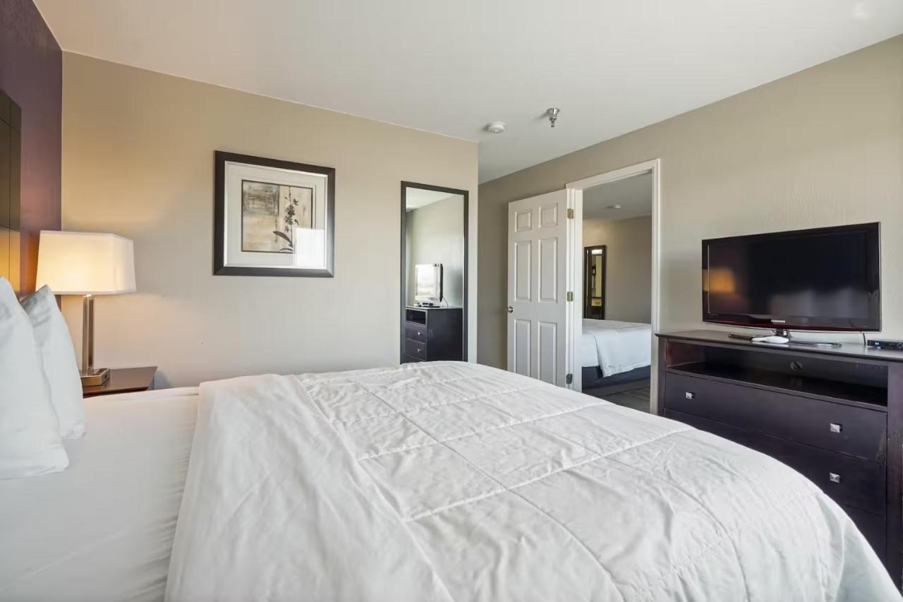  | La Quinta by Wyndham Henderson-Northeast Denver