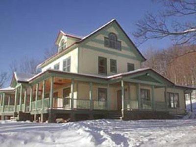 | Breezy Hill Inn