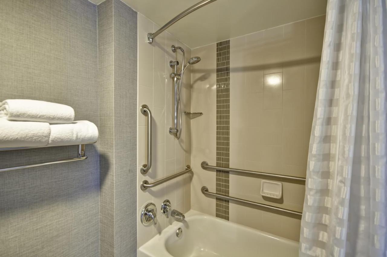 King Room - Ada With Tub at Hyatt Place Las Vegas