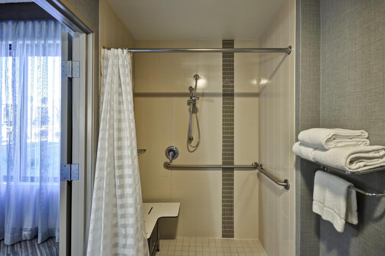 King Room with Roll-in Shower - Accessible at Hyatt Place Las Vegas