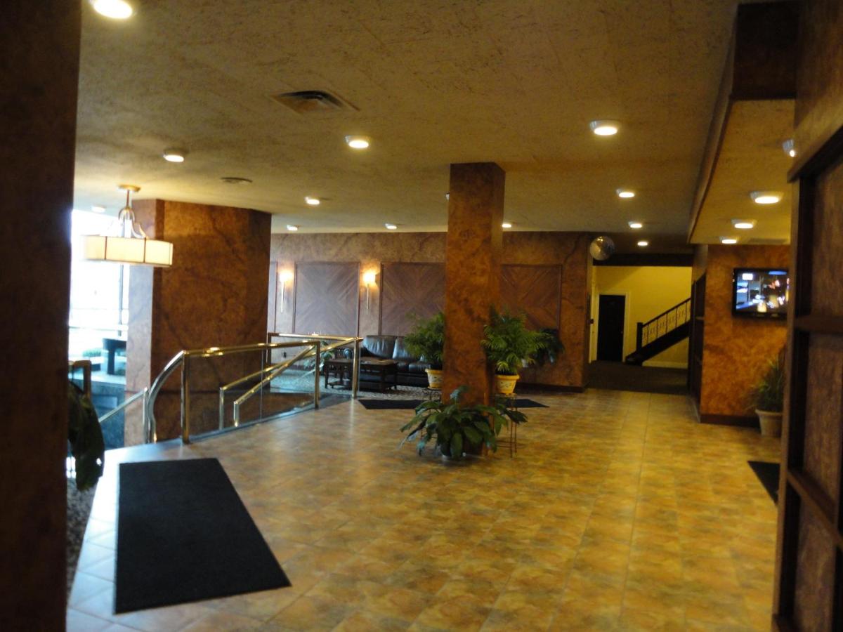 | Lenox Hotel and Suites