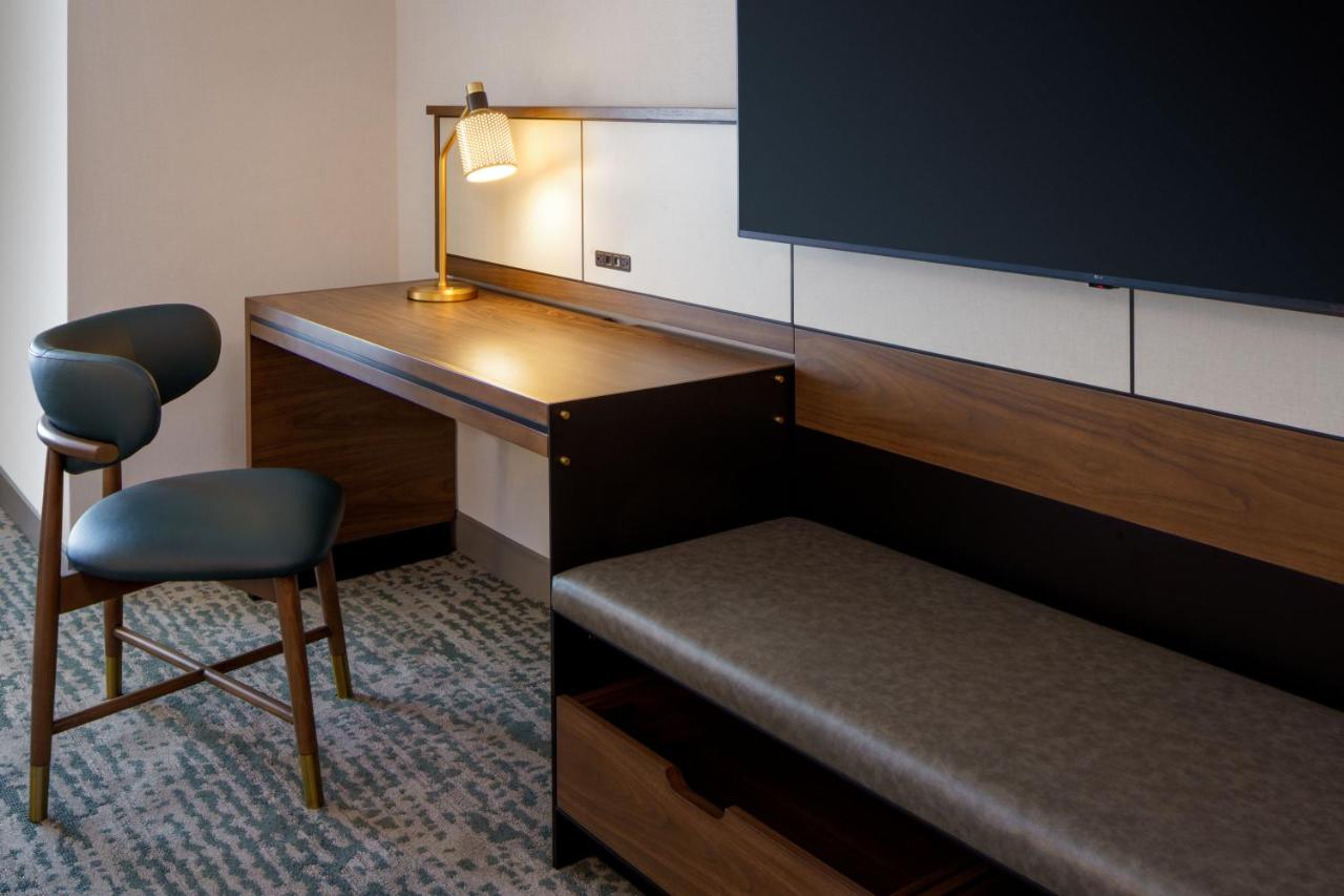 Executive Suite at Hyatt Regency Reston