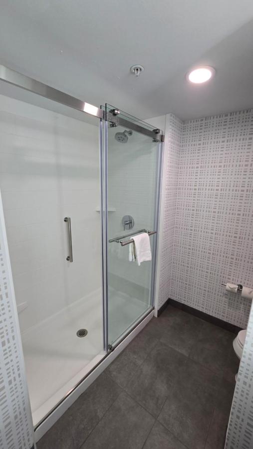 | Hampton Inn & Suites Chicago Deer Park