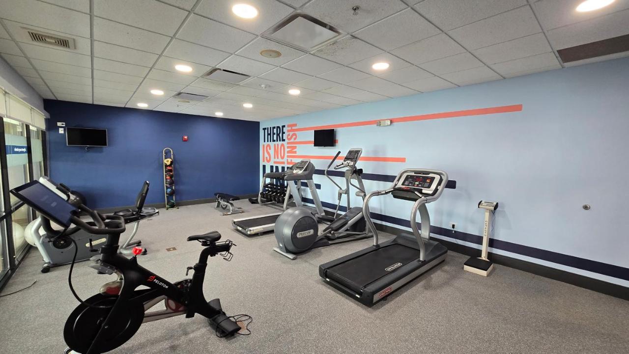| Hampton Inn & Suites Chicago Deer Park