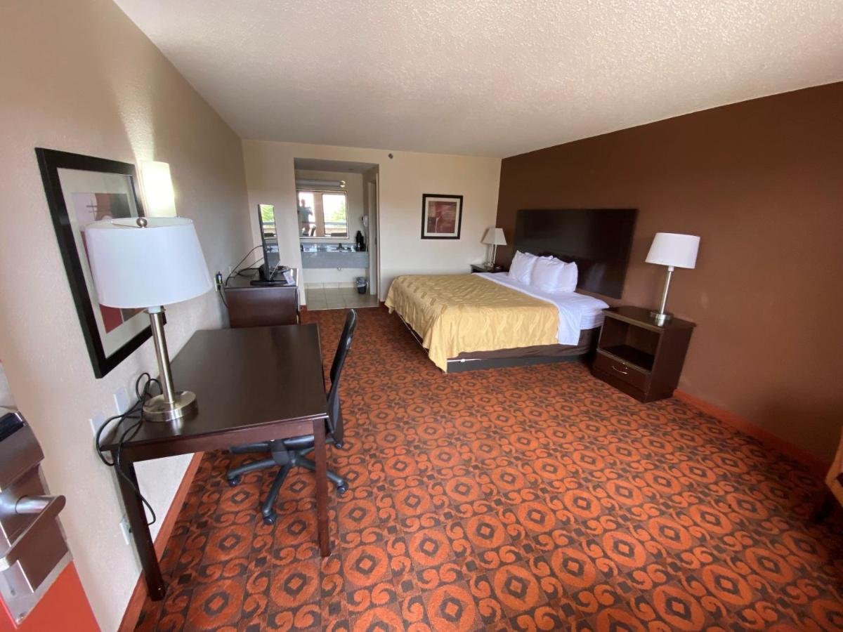 Room #32792415 at Motel 6 Oklahoma City, OK - Fairgrounds West