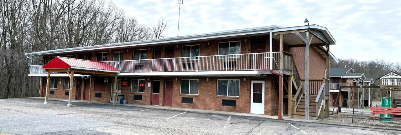 | Econo Lodge Drums