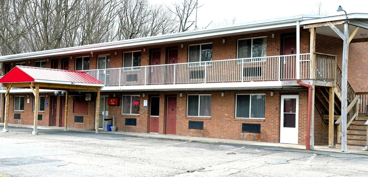 | Econo Lodge Drums