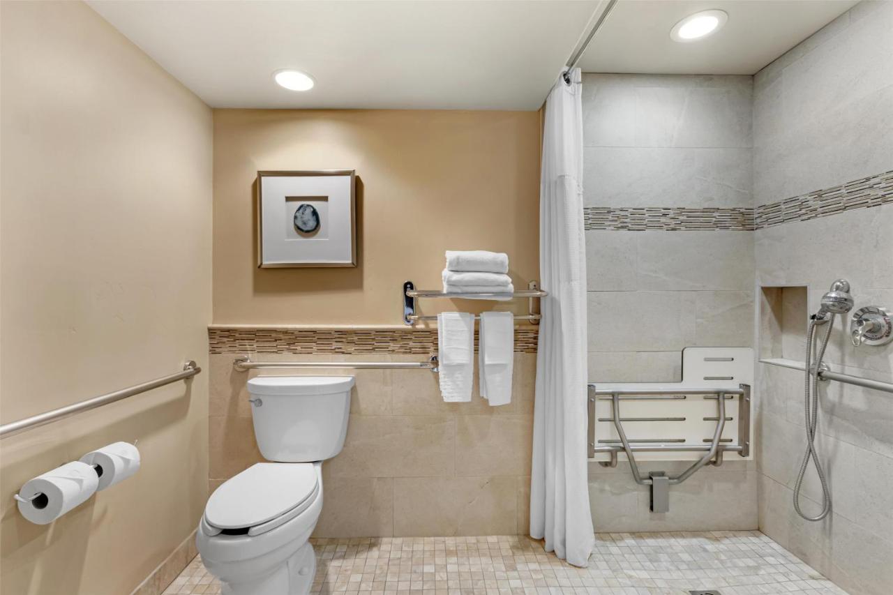 Queen Room-Disability Access - Non smoking at Best Western Plus Arroyo Roble Hotel & Creekside Villas