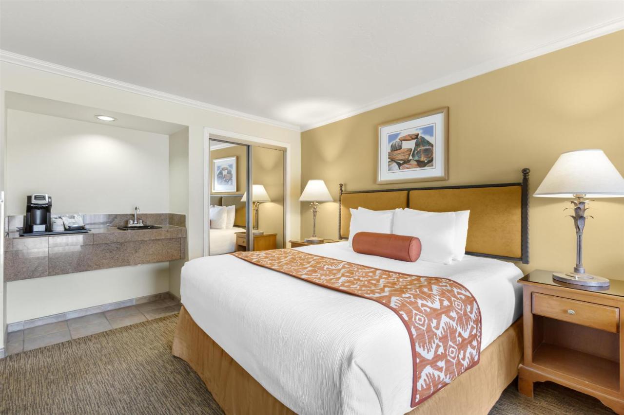 King Room with Red Rock View with Balcony - Non smoking at Best Western Plus Arroyo Roble Hotel & Creekside Villas