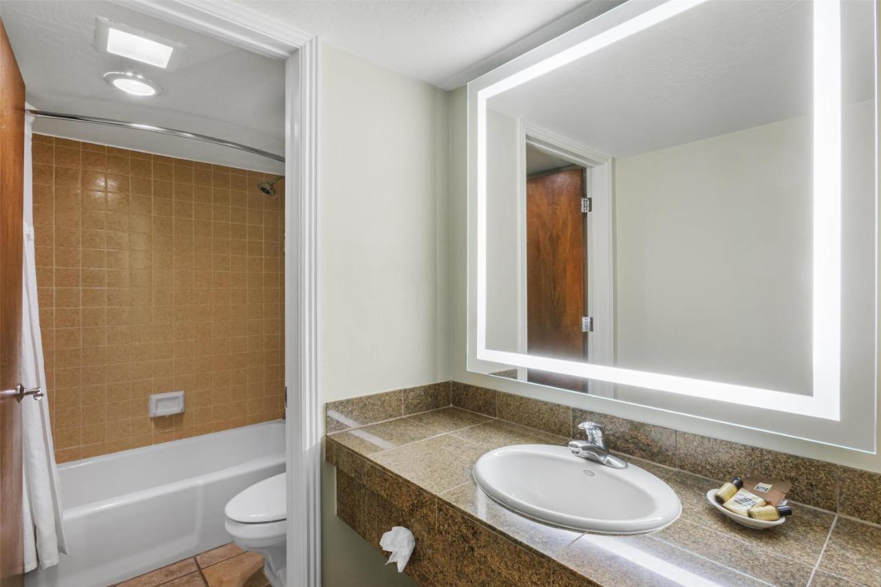 King Room with Red Rock View with Balcony - Non smoking at Best Western Plus Arroyo Roble Hotel & Creekside Villas