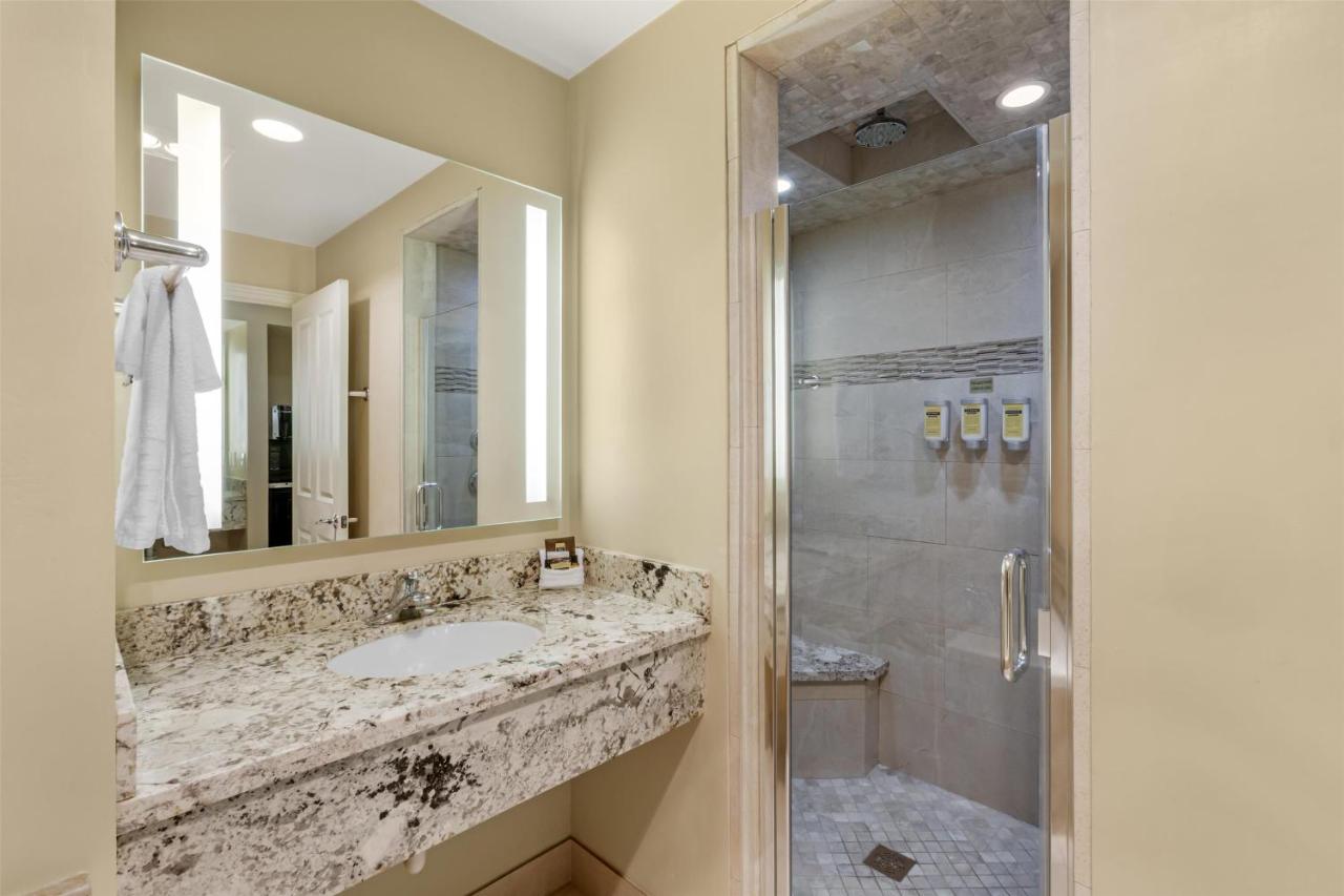 King Room with Fireplace - Non smoking at Best Western Plus Arroyo Roble Hotel & Creekside Villas
