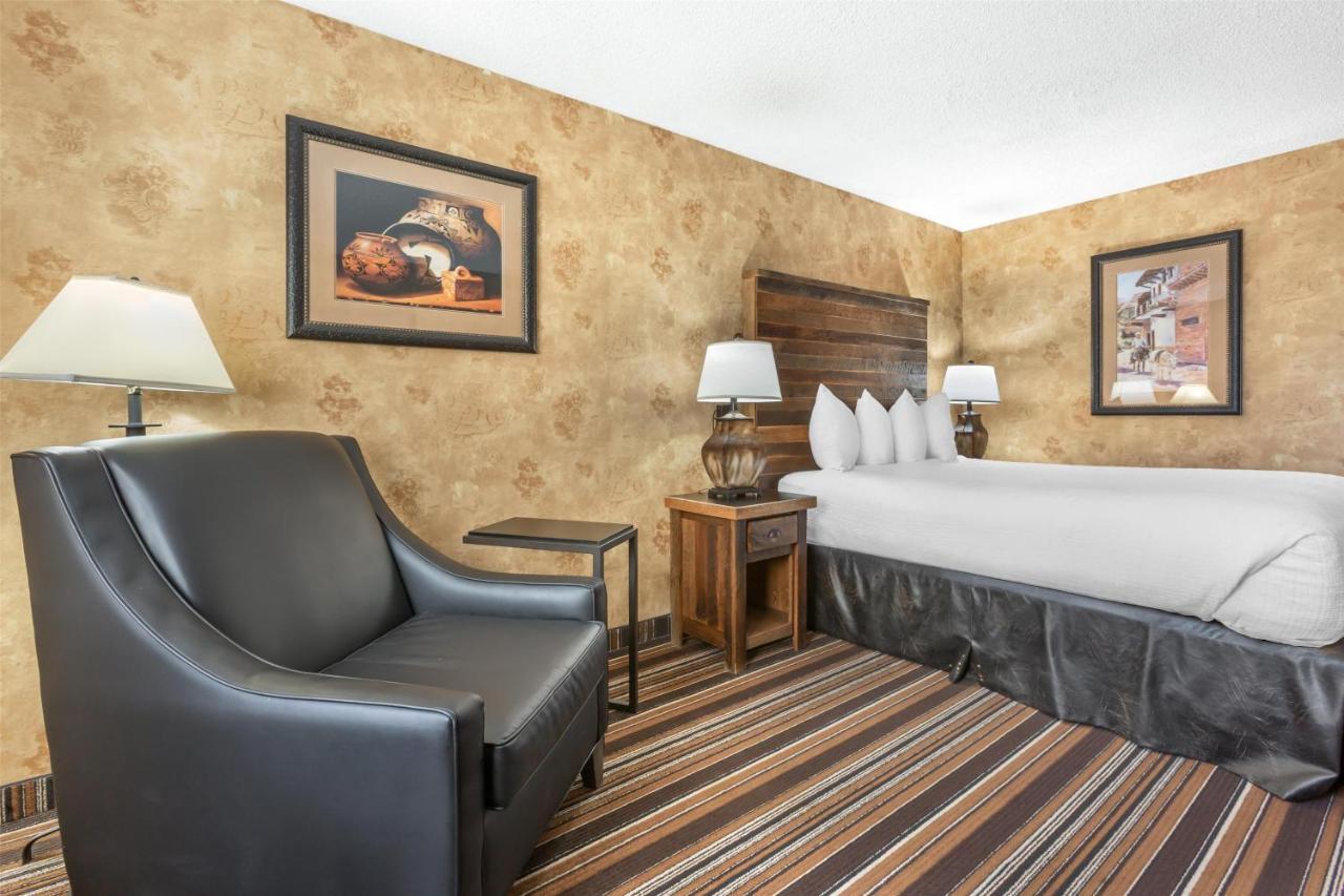Queen Room - Hearing Accessible at Best Western Plus Inn of Santa Fe