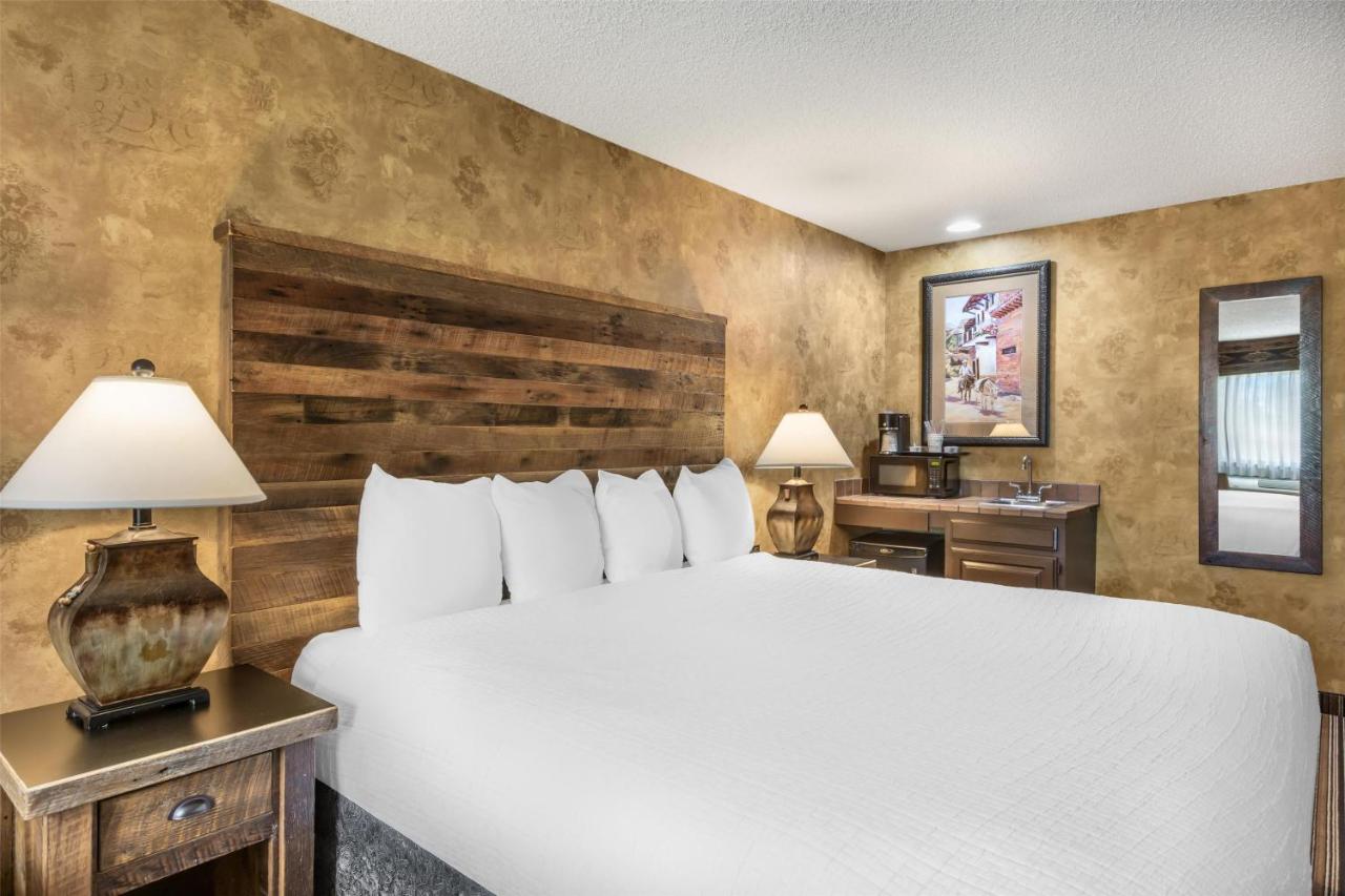 Deluxe King Room - Non-Smoking at Best Western Plus Inn of Santa Fe
