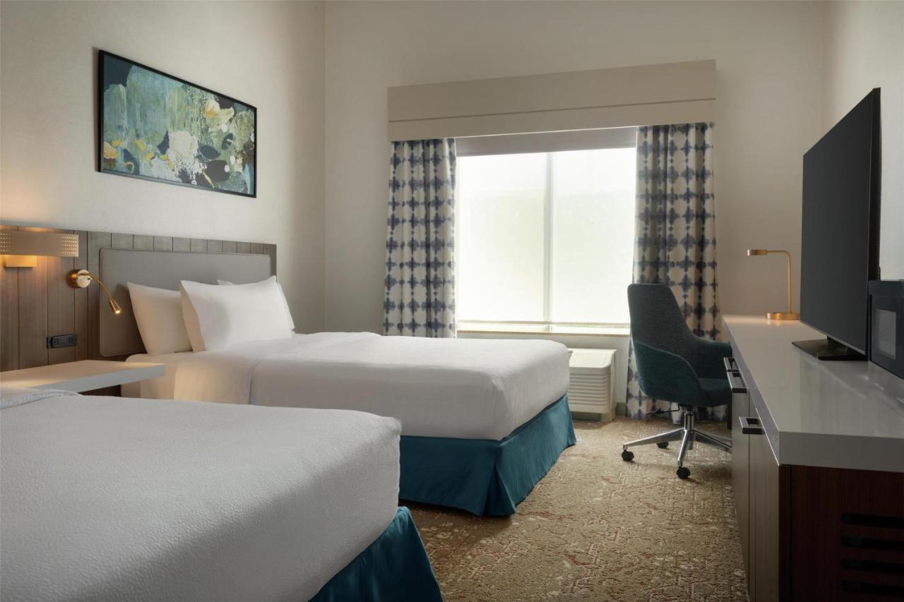 | Hilton Garden Inn Riverhead