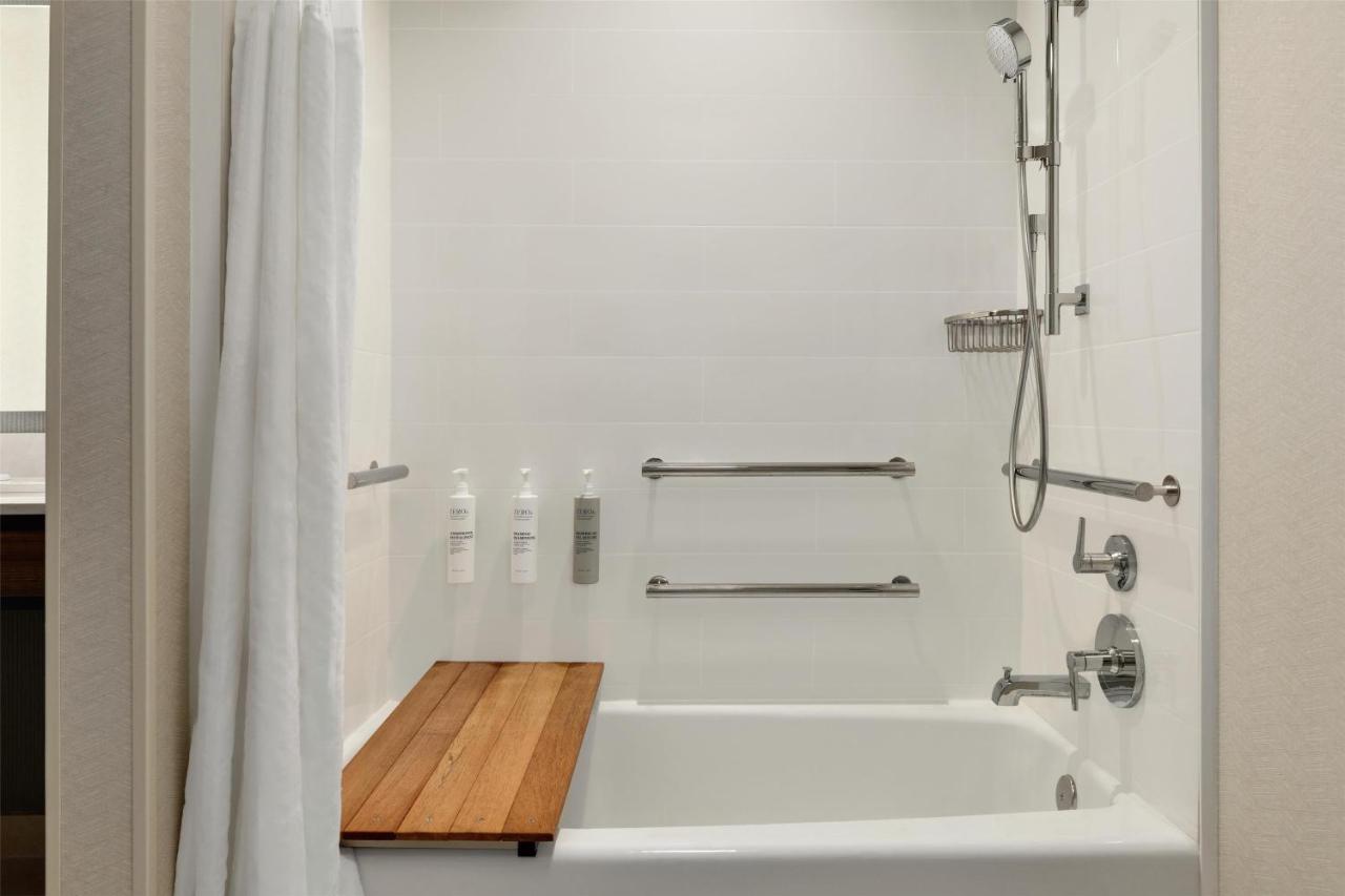 | Hilton Garden Inn Riverhead