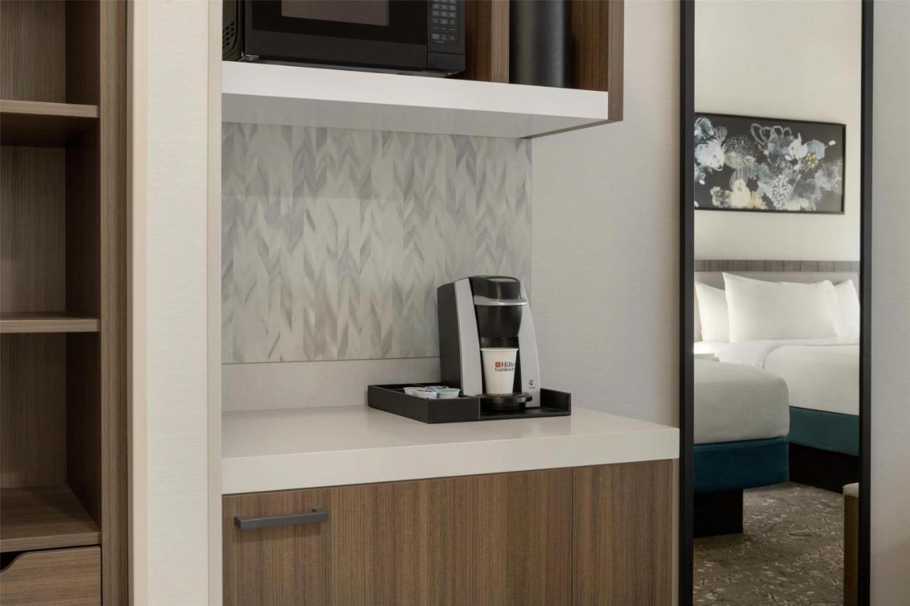 | Hilton Garden Inn Riverhead