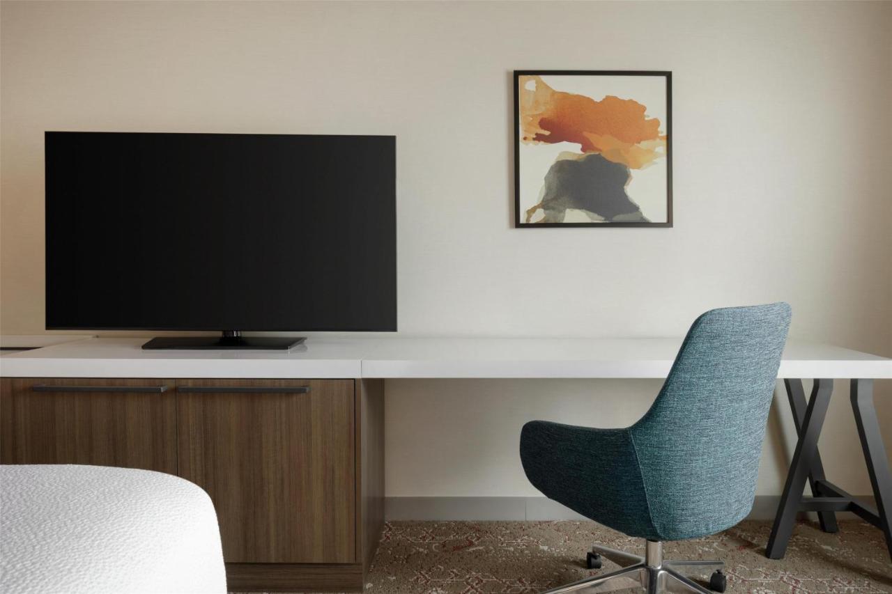 | Hilton Garden Inn Riverhead