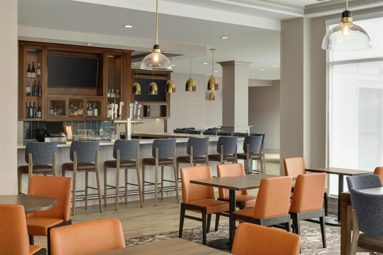 | Hilton Garden Inn Riverhead