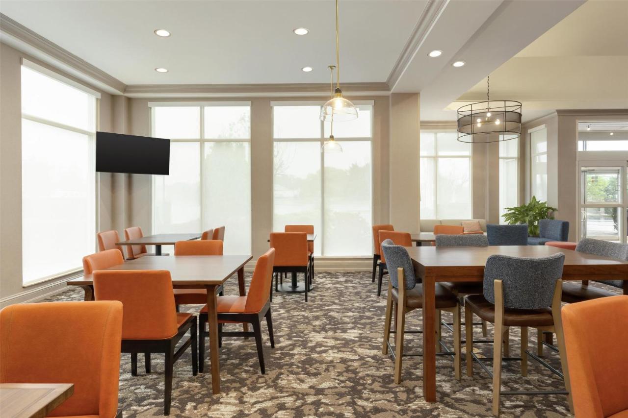 | Hilton Garden Inn Riverhead