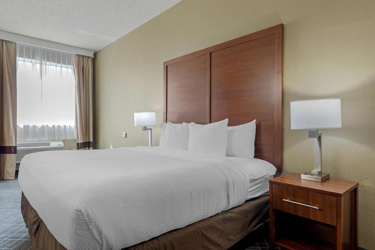 King Suite - Non-Smoking at Comfort Suites Waco North - Near University Area