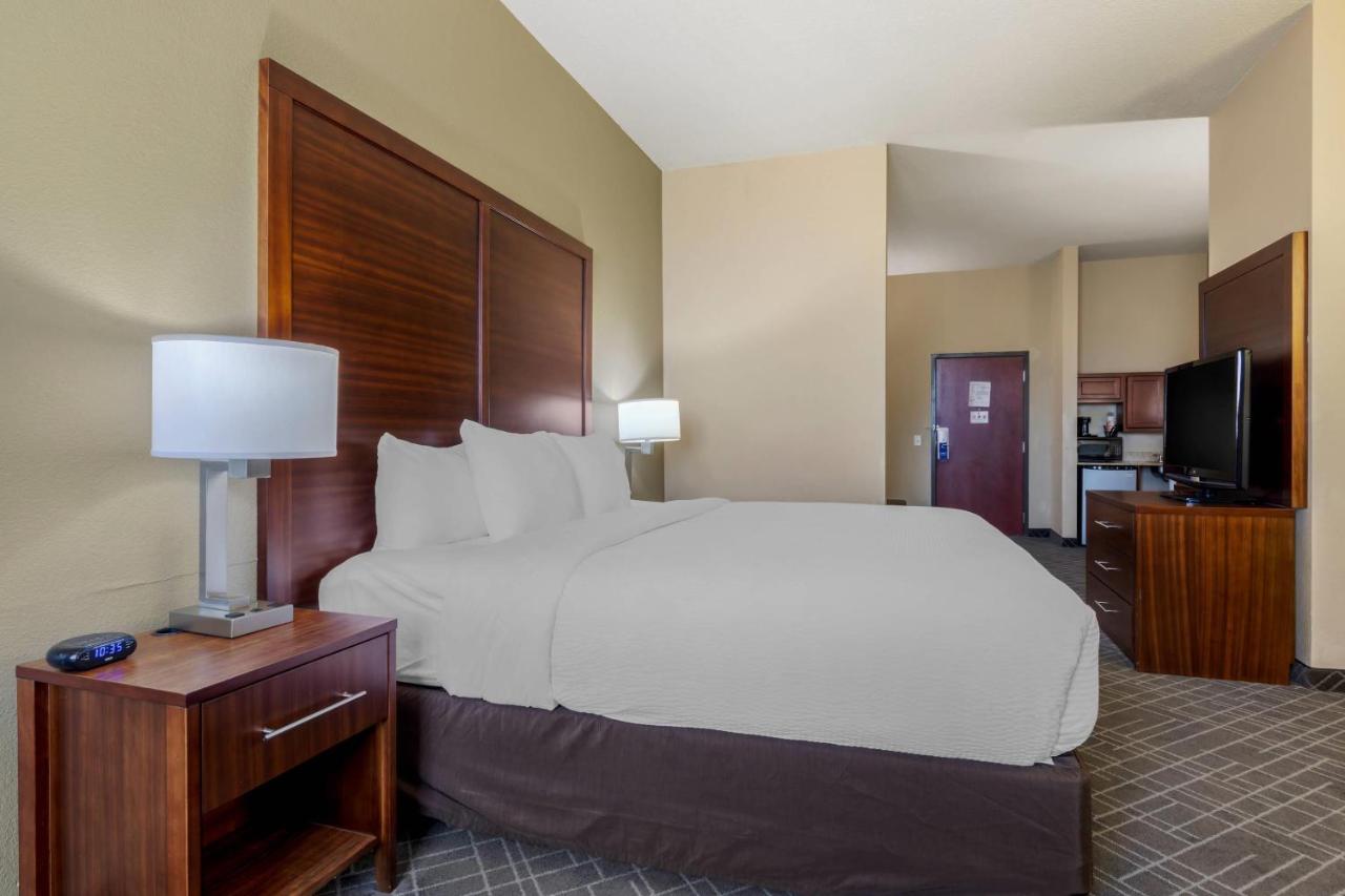 King Suite - Non-Smoking at Comfort Suites Waco North - Near University Area