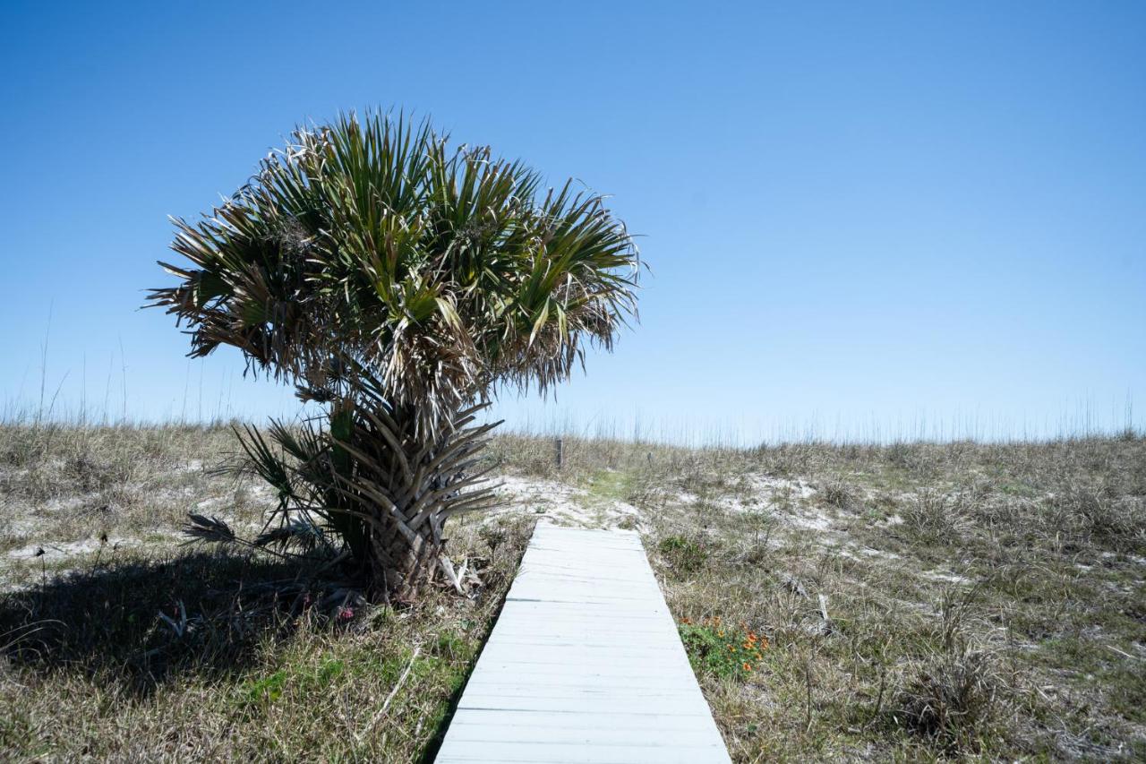 | Elizabeth Pointe Lodge