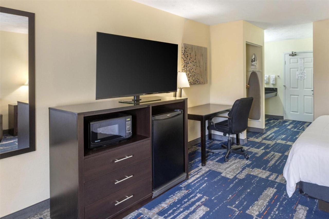  | Best Western Parkside Inn
