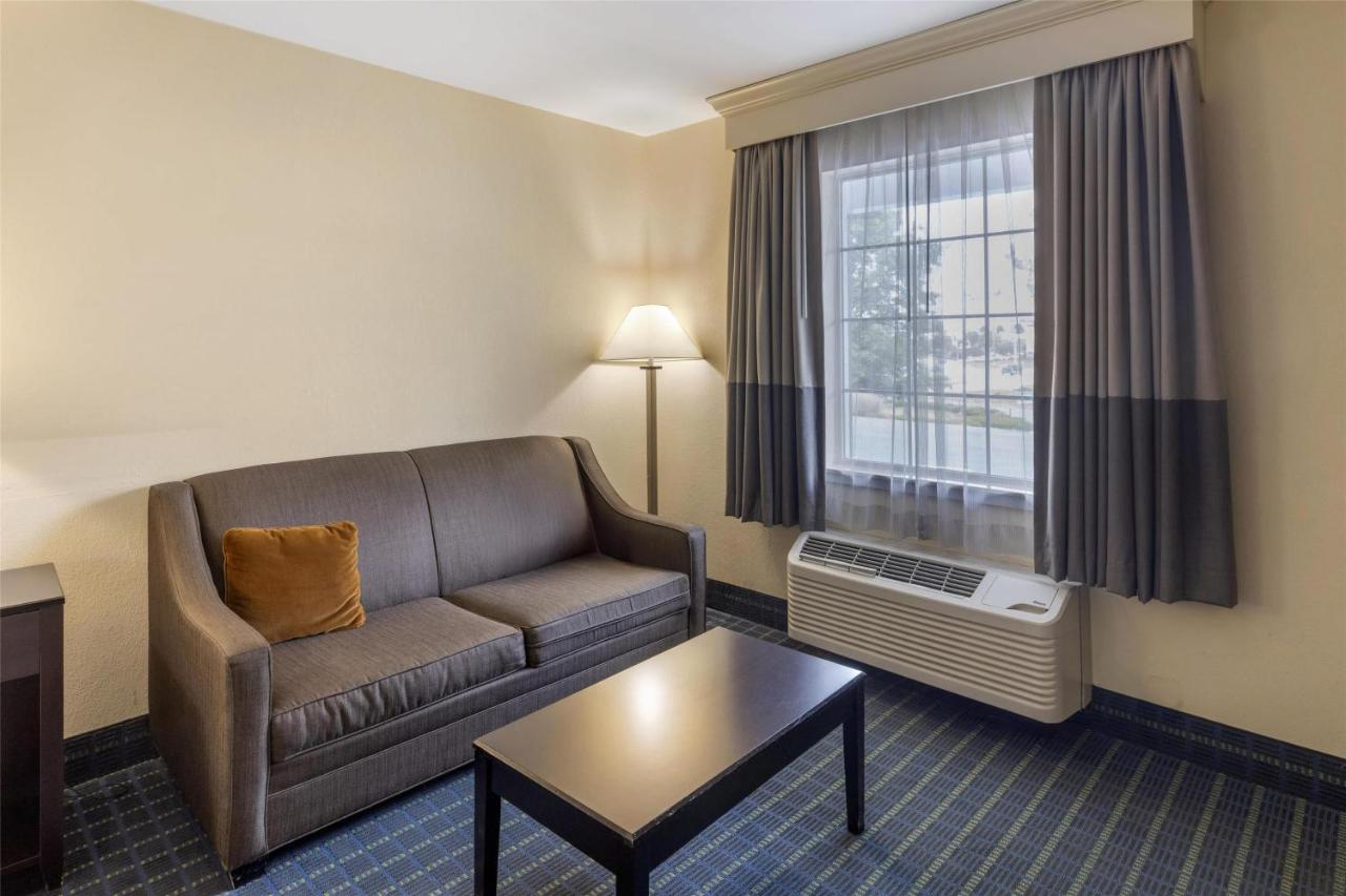 King Room at Best Western Parkside Inn