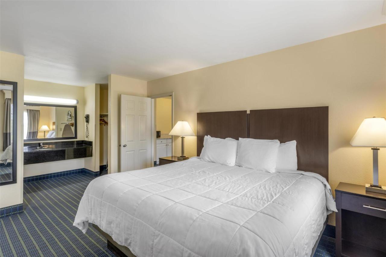  | Best Western Parkside Inn
